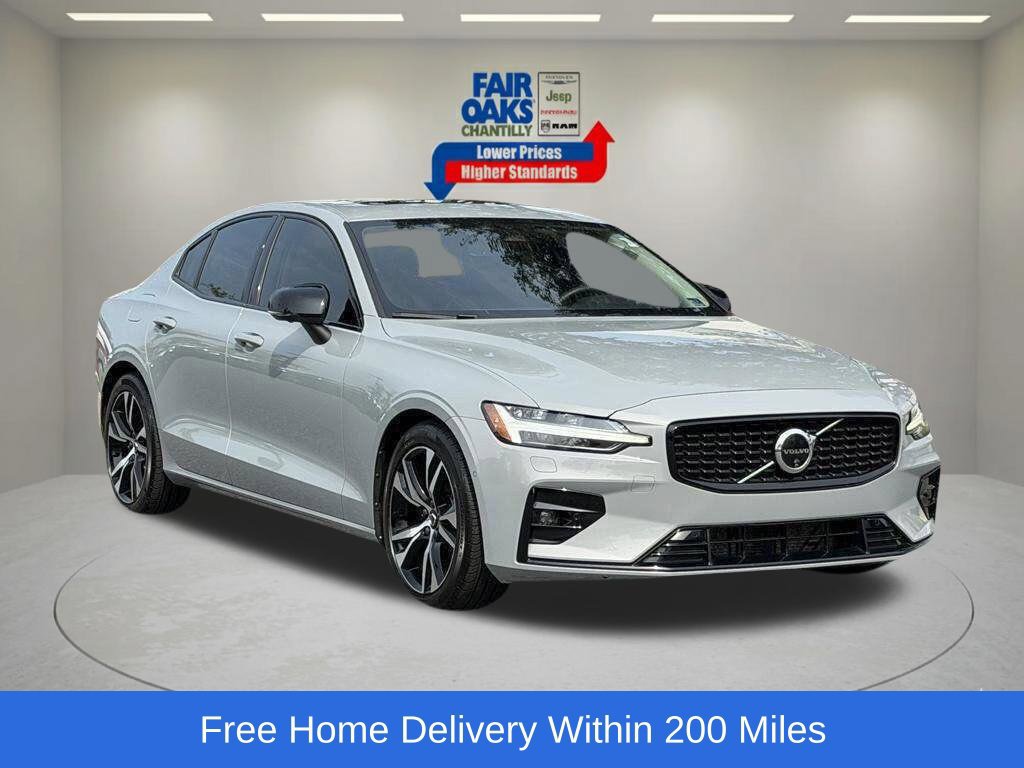 Used 2025 Volvo S60 B5 Plus FWD image 1