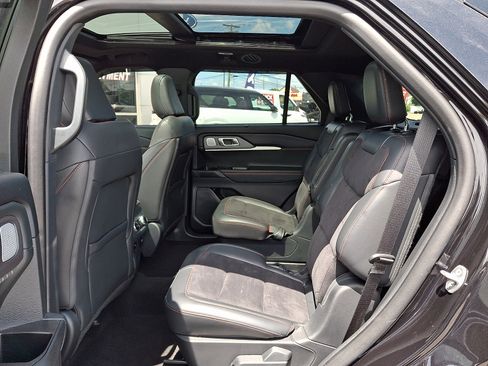 Certified 2025 Ford Explorer ST AWD/4WD image 10
