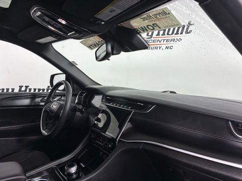 Used 2024 Jeep Grand Cherokee L Altitude image 34