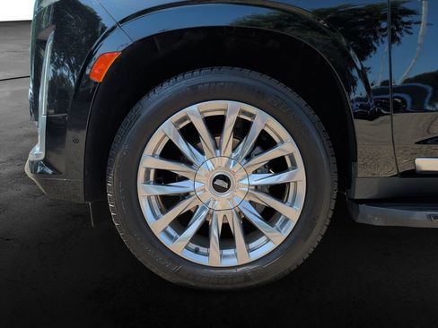 Used 2023 Cadillac Escalade Premium Luxury AWD/4WD image 9