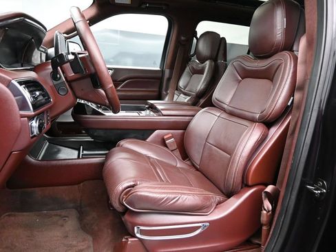 Used 2020 Lincoln Navigator L Black Label w/ Cargo Convenience Package AWD/4WD image 2