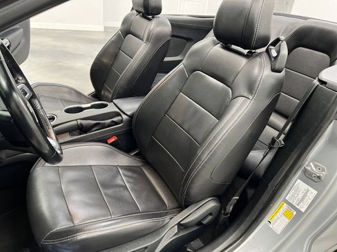 Used 2023 Ford Mustang Premium image 9