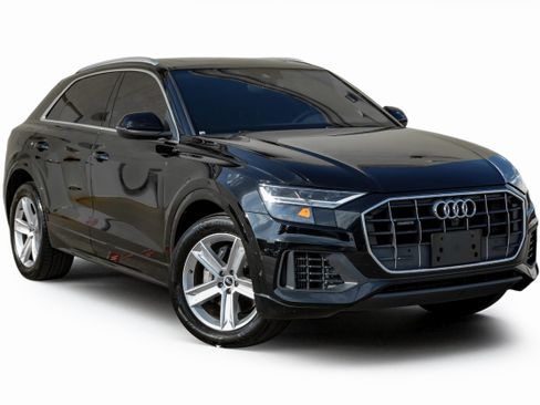Used 2021 Audi Q8 Premium w/ Convenience Package image 6