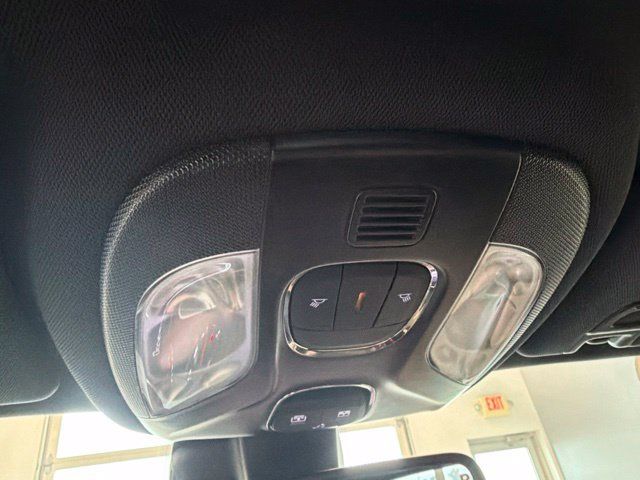 Used 2023 Jeep Compass Limited w/ Sun and Sound Group AWD/4WD image 10