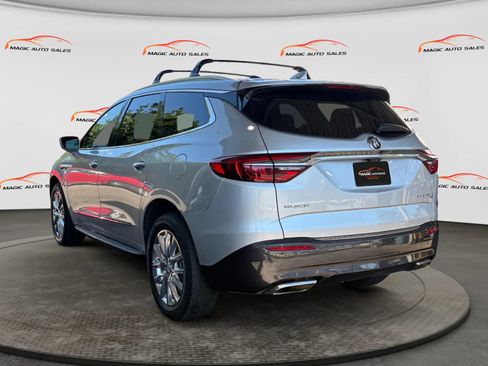 Used 2018 Buick Enclave Premium AWD/4WD image 8