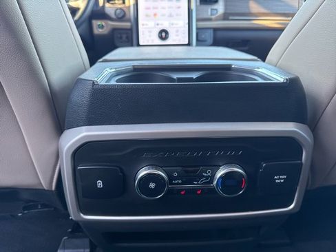 Used 2023 Ford Expedition Limited image 19