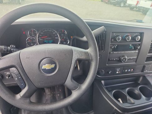 Used 2022 Chevrolet Express 2500 w/ Driver Convenience Package RWD image 18