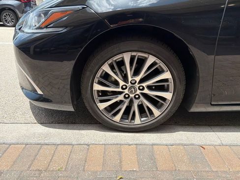 Used 2019 Lexus ES 300h w/ Premium Package FWD image 4