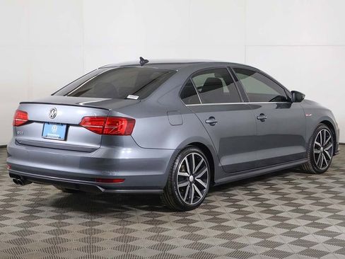 Used 2017 Volkswagen Jetta GLI image 11