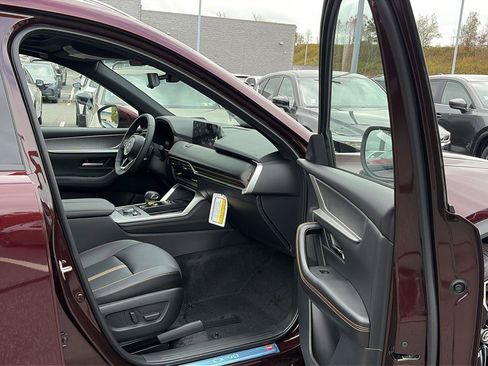 Certified 2025 MAZDA CX-90 Plug-In Hybrid w/ Premium Plus AWD/4WD image 29