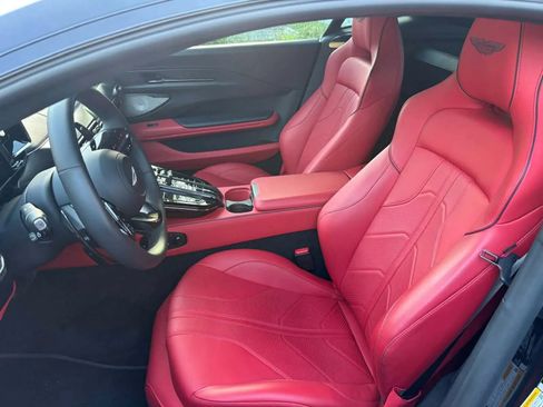 Used 2025 Aston Martin V8 Vantage Coupe RWD image 14