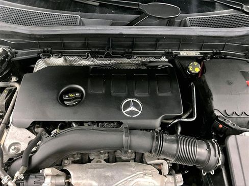 Used 2022 Mercedes-Benz GLB 250 4MATIC image 32