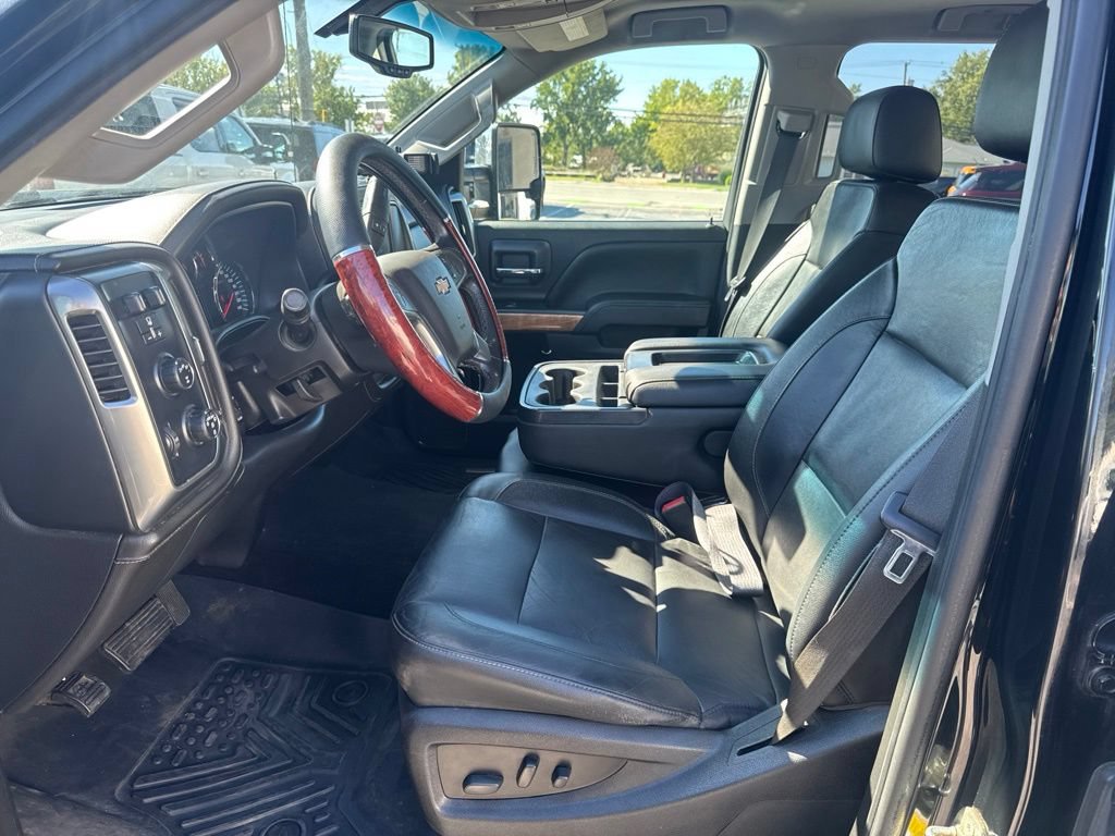 Used 2018 Chevrolet Silverado 2500 LTZ w/ Snow Plow Prep Package AWD/4WD image 11