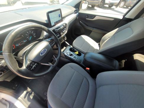 Used 2022 Ford Escape SE w/ Convenience Package AWD/4WD image 2