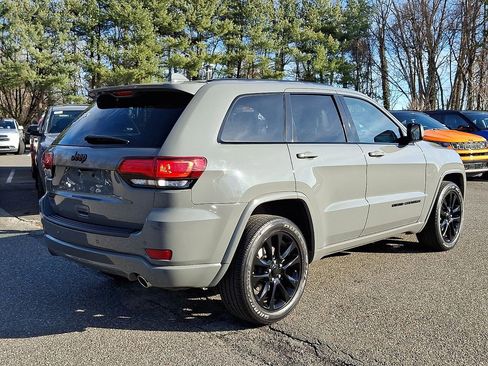 Used 2020 Jeep Grand Cherokee Altitude image 7