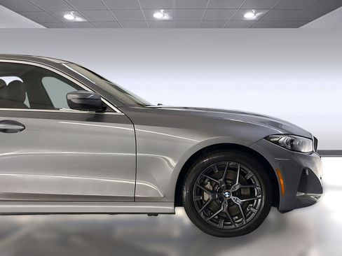 Used 2025 BMW 330i Sedan w/ Convenience Package image 34