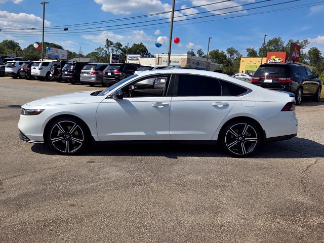 Used 2025 Honda Accord Sport image 4