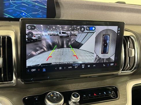 Used 2025 Ford Expedition Platinum w/ Driver's Package image 17