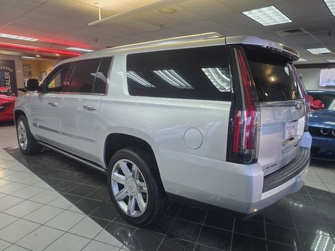 Used 2017 Cadillac Escalade ESV Premium Luxury image 6