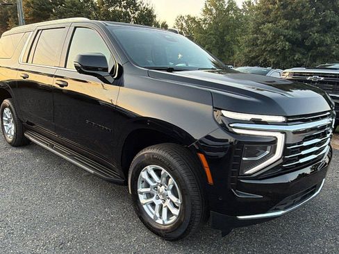 New 2026 Chevrolet Suburban LT w/ Comfort Package RWD image 6