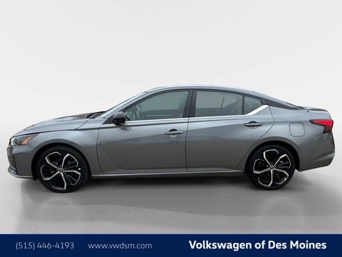 Used 2023 Nissan Altima 2.5 SR image 3