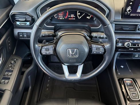 Used 2024 Honda Pilot Touring image 13