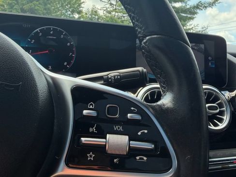 Used 2021 Mercedes-Benz GLA 250 4MATIC image 15