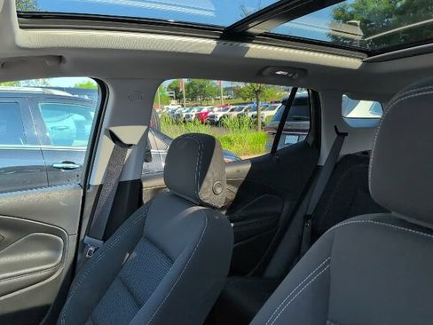 Used 2023 GMC Terrain SLE w/ Driver Convenience Package AWD/4WD image 11