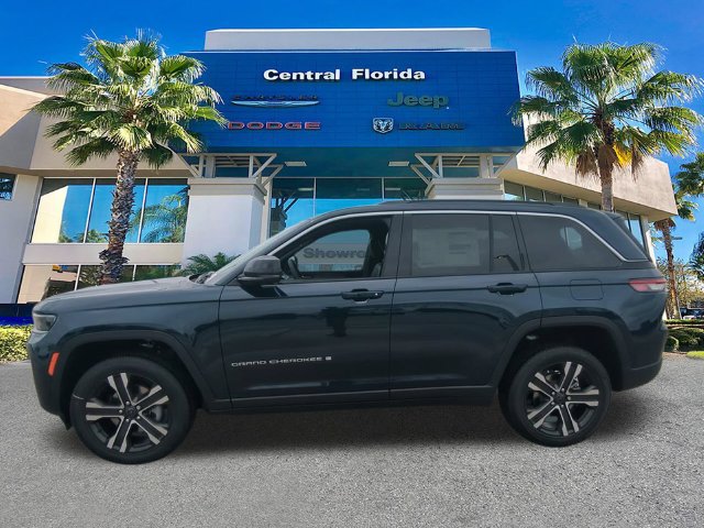 New 2027 Jeep Grand Cherokee Limited RWD image 7