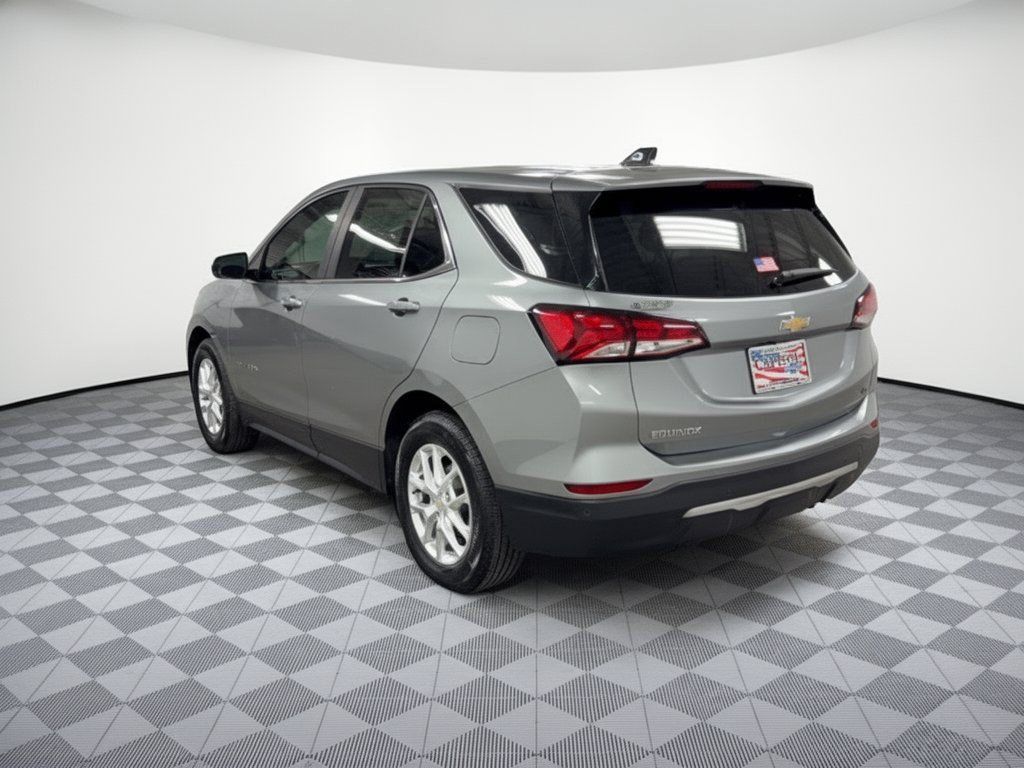 Used 2024 Chevrolet Equinox LT FWD image 3