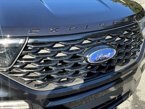 Used 2022 Ford Explorer ST-Line w/ Class IV Trailer Tow Package image 29