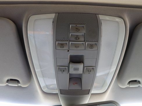Used 2010 Mercedes-Benz GLK 350 4MATIC image 38