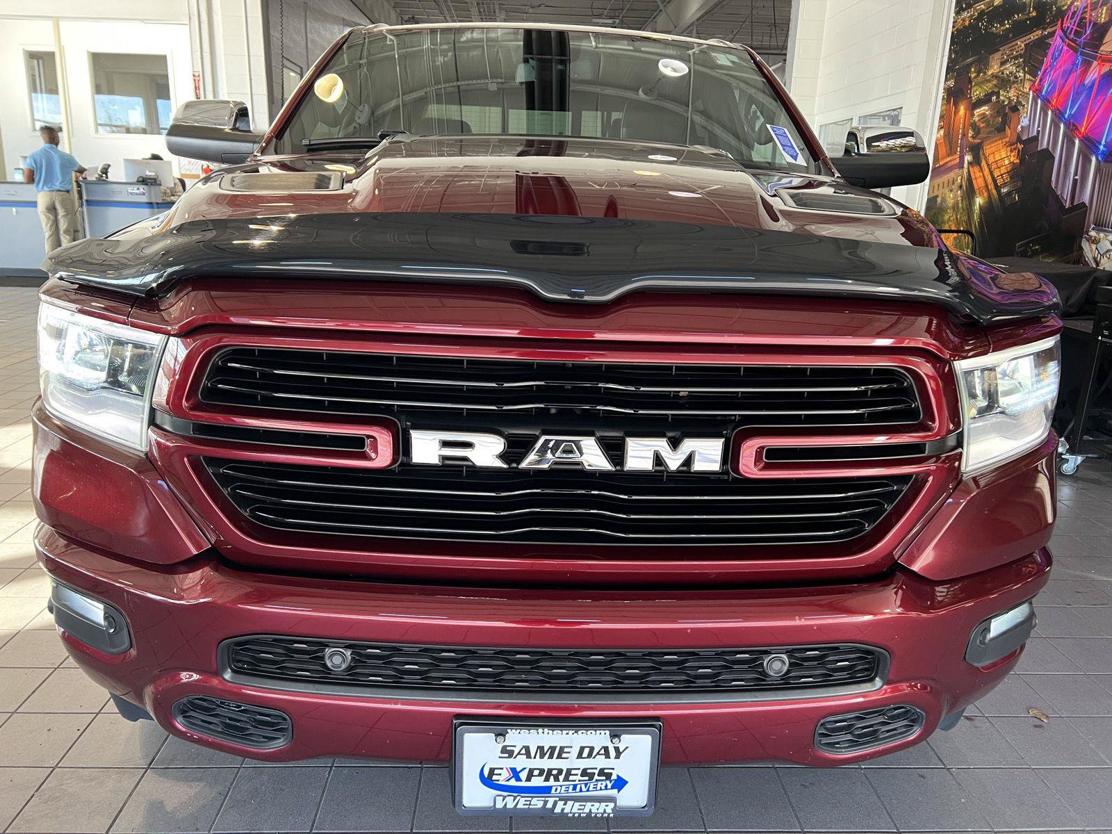 Used 2019 RAM 1500 Laramie AWD/4WD image 2