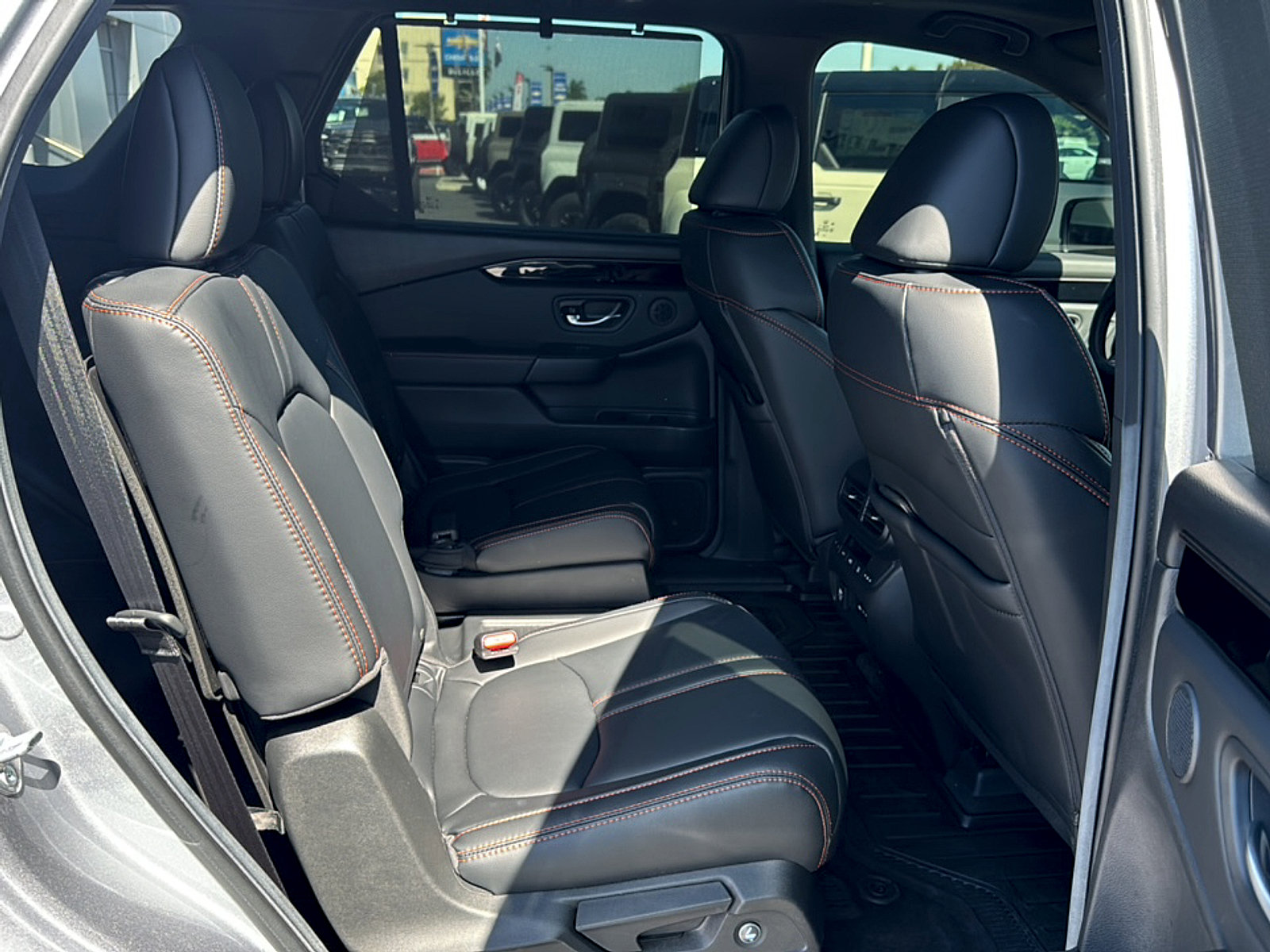 Used 2025 Honda Pilot TrailSport image 7