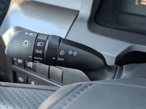 Certified 2025 Toyota Tacoma SR5 AWD/4WD image 14
