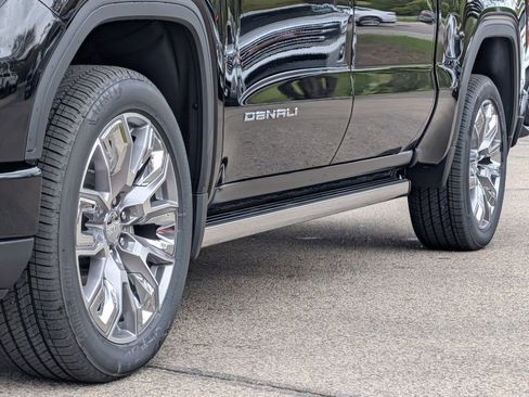 New 2026 GMC Sierra 1500 Denali w/ Denali Reserve Package AWD/4WD image 6
