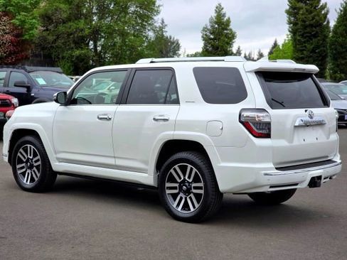Used 2018 Toyota 4Runner Limited AWD/4WD image 5