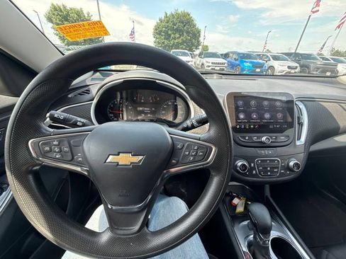 Used 2023 Chevrolet Malibu LT FWD image 16