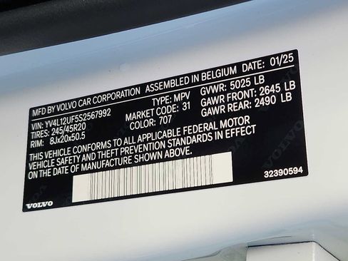 Used 2025 Volvo XC40 B5 Ultra w/ Protection Package Premier image 25