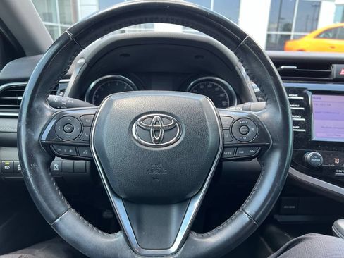 Used 2019 Toyota Camry SE w/ Convenience Package FWD image 10