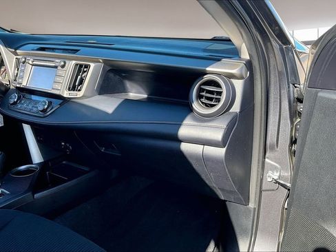 Used 2015 Toyota RAV4 XLE image 16