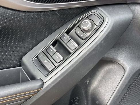 Used 2019 Subaru Crosstrek 2.0i Limited w/ Moonroof Package w/Navigation image 17