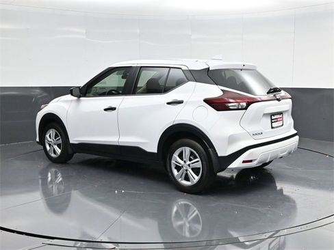 Used 2025 Nissan Kicks Play S image 5