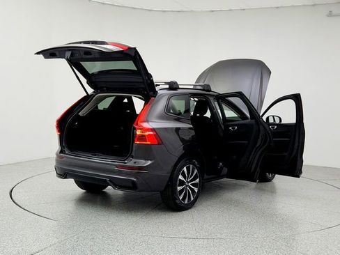 New 2025 Volvo XC60 B5 Core w/ Protection Package Premier image 11