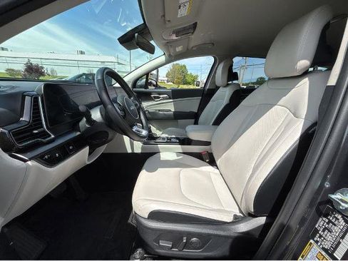 Used 2024 Kia Sportage EX FWD image 17