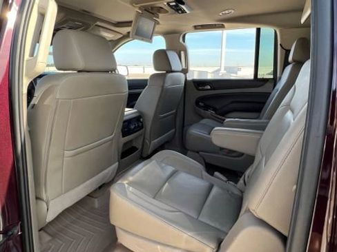 Used 2017 Chevrolet Suburban Premier image 32
