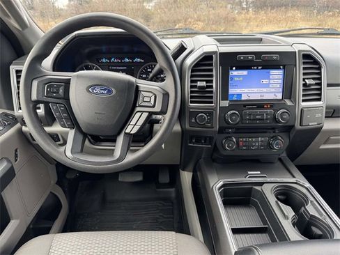 Used 2017 Ford F250 XLT w/ XLT Premium Package image 2