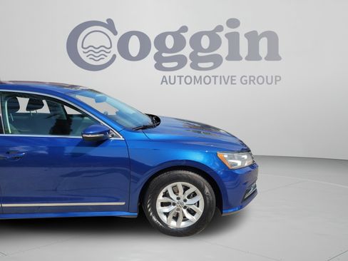 Used 2017 Volkswagen Passat 1.8T S FWD image 33