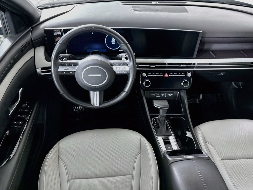 Certified 2025 Hyundai Santa Cruz Limited AWD/4WD image 4