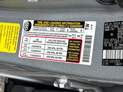 Used 2025 Toyota Highlander XLE AWD/4WD image 50